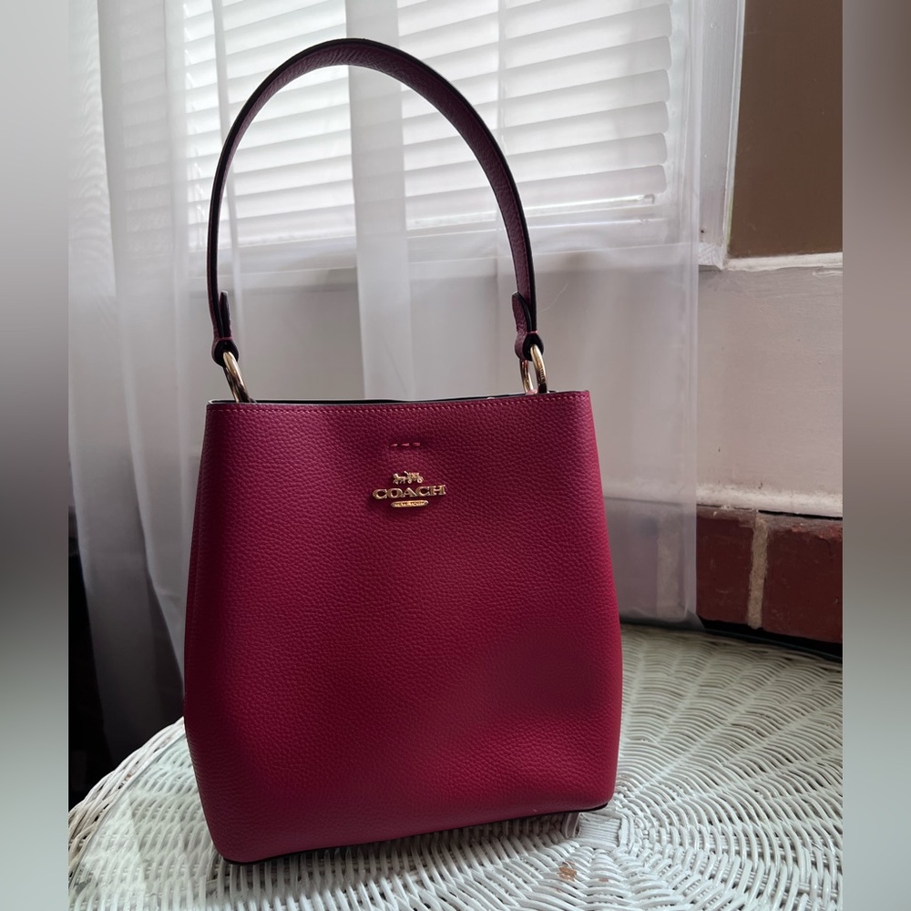 COACH BUCKET BAG ❤️